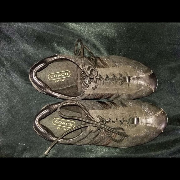 Coach shoes size 6.5. - Picture 6 of 7